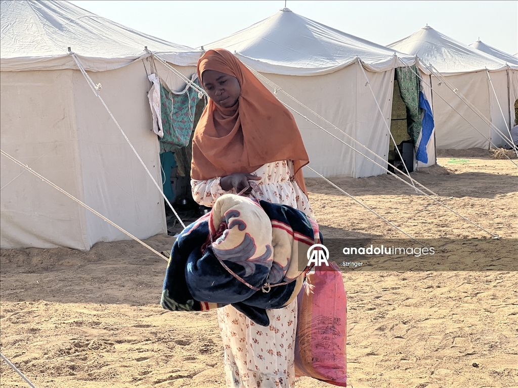 Sudan'ın Faşir şehrinden on binlerce Sudanlı yerinden edildi