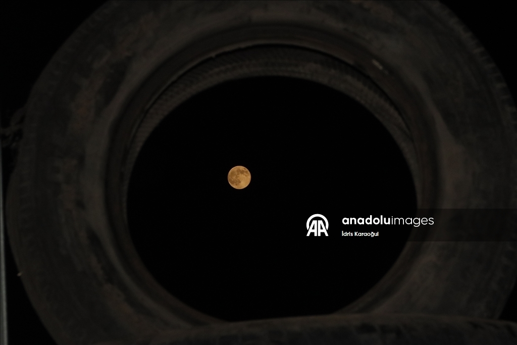 Полная луна создала живописные виды 2