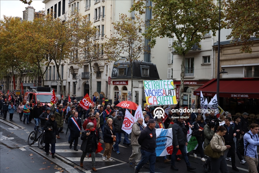 Retirees stage protest in Paris