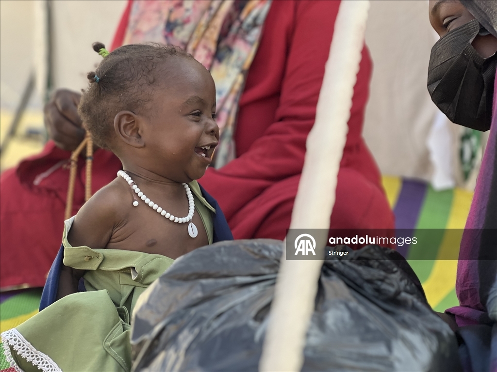 Sudan'ın Faşir şehrinden on binlerce Sudanlı yerinden edildi