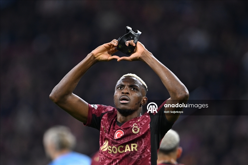 «Галатасарай» разгромил «Аякс» в четвертом туре Лиги чемпионов УЕФА 7