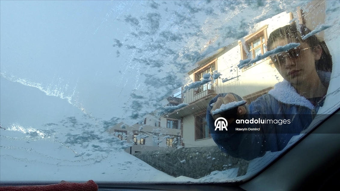 Kars’ta soğuk hava ve kırağı etkili oldu