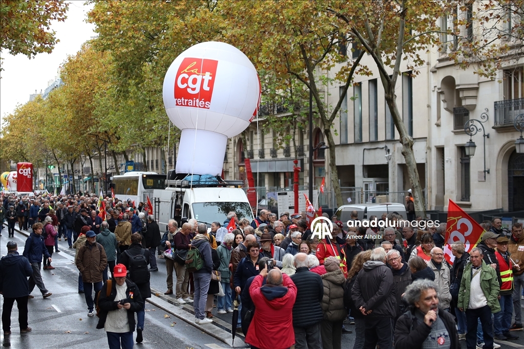 Retirees stage protest in Paris