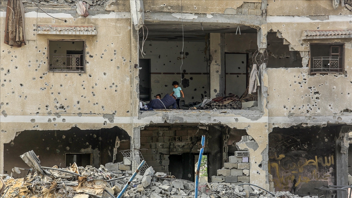 Han Yunus'taki Filistinli aileler enkaz arasında yaşam mücadelesi veriyor