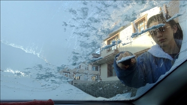 Kars'ta soğuk hava ve kırağı etkili oldu