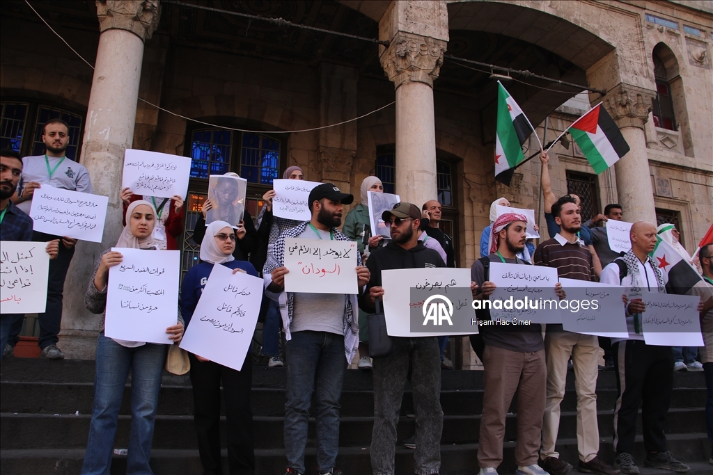 سوريا.. عشرات يتظاهرون في دمشق للتضامن مع غزة والسودان