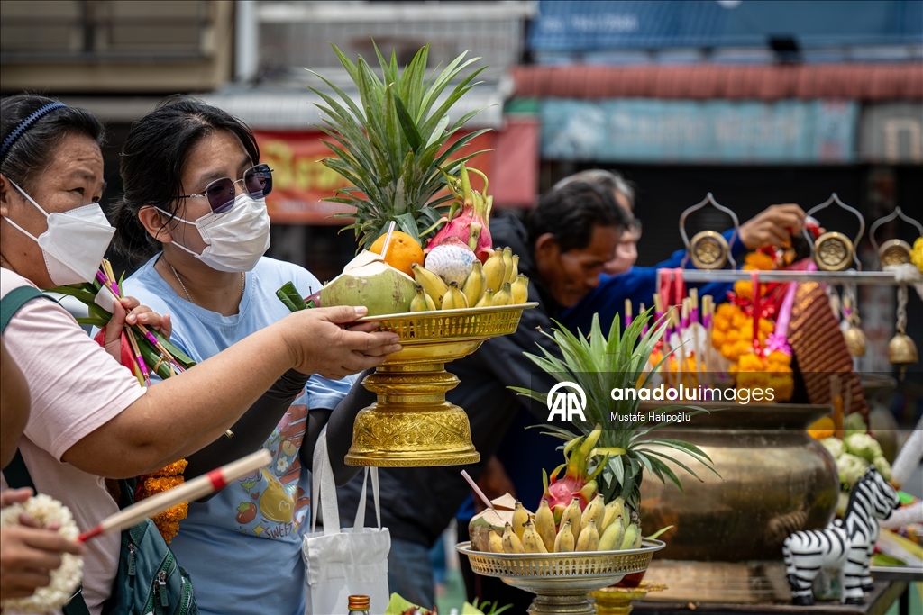Tayland’ın Nakhon şehrindeki "Suan Rak Parkı" doğal güzelliği ve kültürel mirasıyla öne çıkıyor