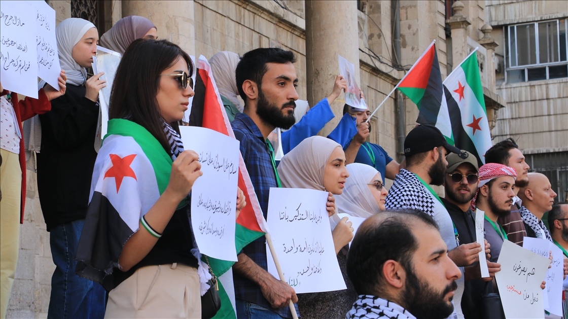 سوريا.. عشرات يتظاهرون في دمشق للتضامن مع غزة والسودان