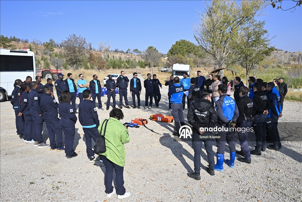 تركيا.. تدريب صحفيين على الصمود والنجاة ضمن دورة المراسل الحربي