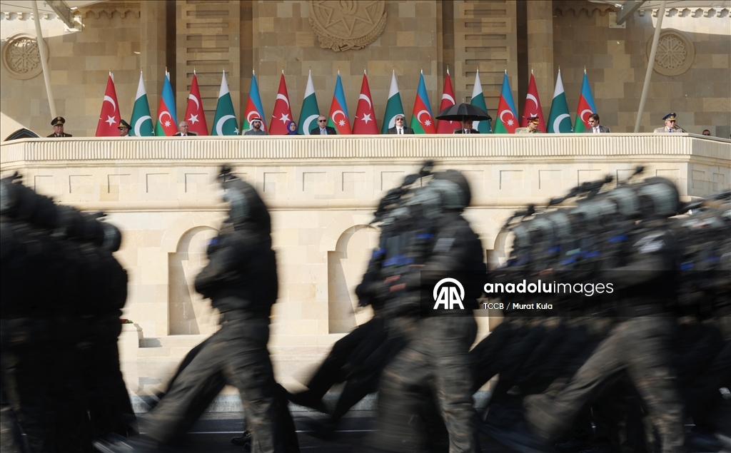 Cumhurbaşkanı Erdoğan, Azerbaycan’ın Zafer Günü Töreni’ne katıldı