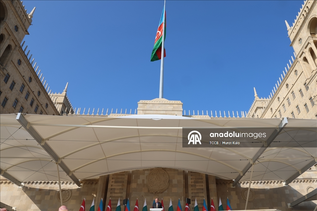 Cumhurbaşkanı Erdoğan, Azerbaycan’ın Zafer Günü Töreni’ne katıldı