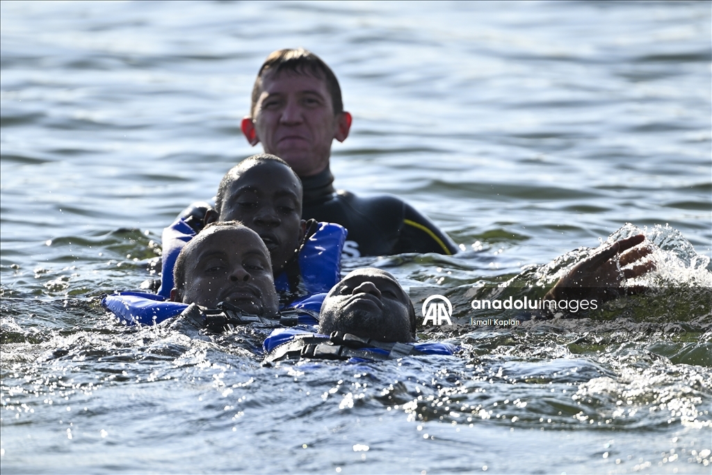 تركيا.. تدريب صحفيين على الصمود والنجاة ضمن دورة المراسل الحربي