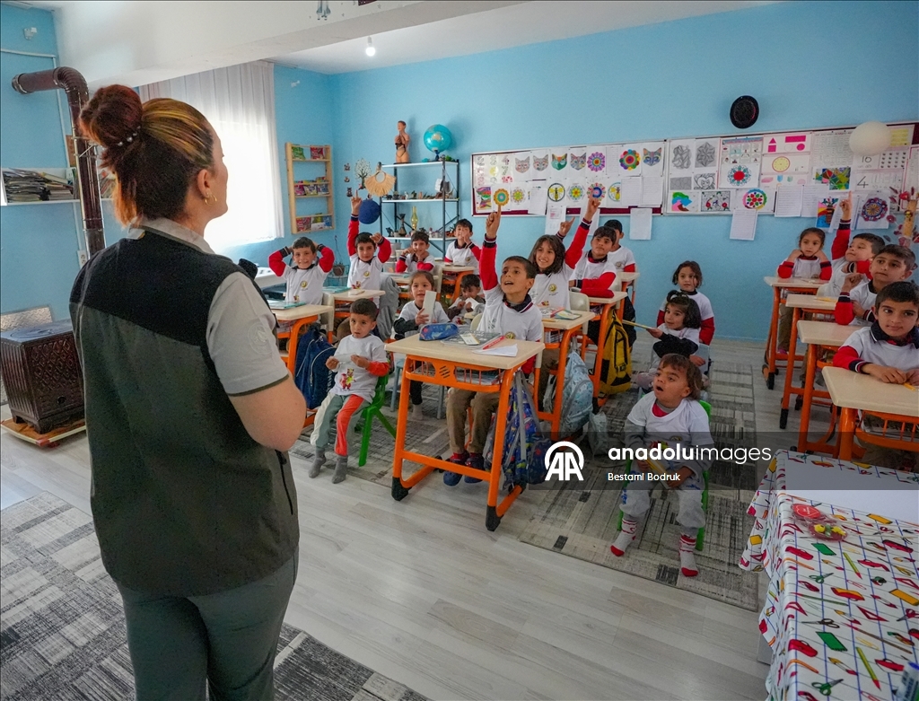 Diyarbakır'da Geleceğe Nefes Projesi ile kırsalda "yeşil vatan" sevgisi aşılanıyor