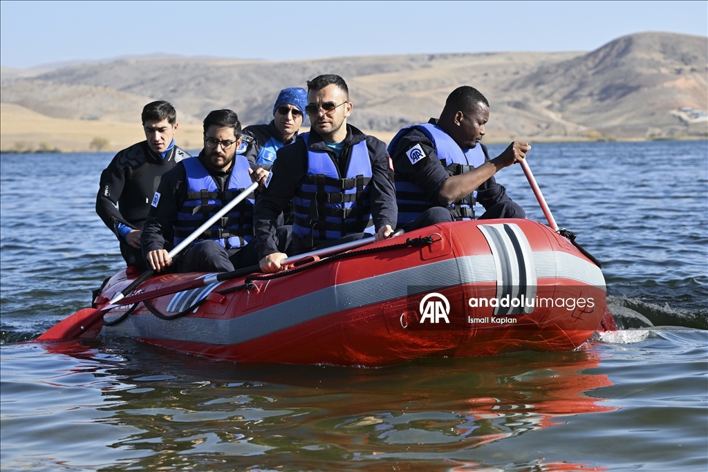 تركيا.. تدريب صحفيين على الصمود والنجاة ضمن دورة المراسل الحربي