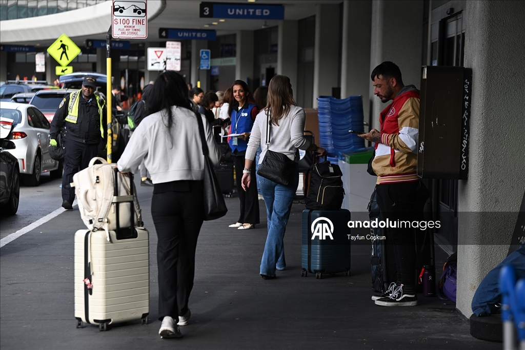 В США из-за приостановки работы правительства отменяются сотни рейсов