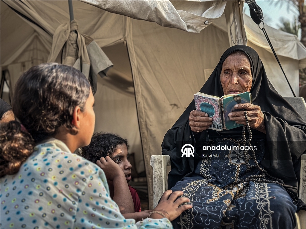 Gazze’de 70 yaşındaki bir büyükanne, 15 torunu ile hayatta kalma mücadelesi veriyor