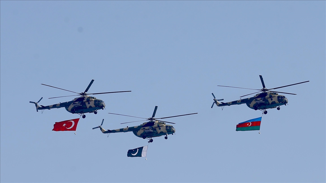 Azerbaycan, Karabağ Zaferi'nin 5. yılını askeri geçit töreniyle kutladı
