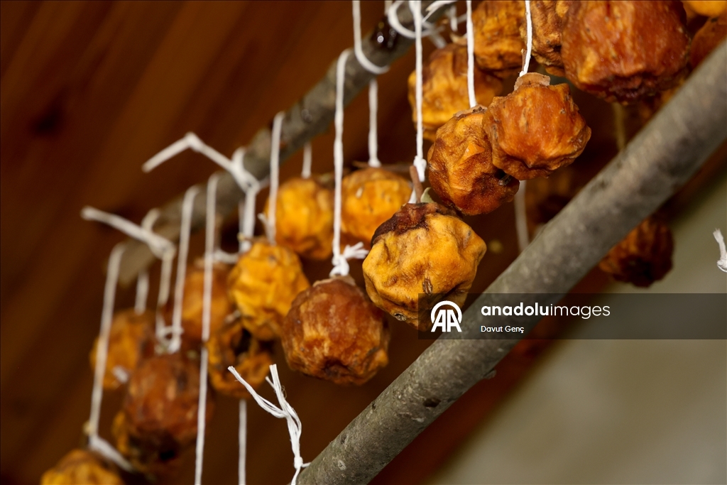 نساء كوجة علي يرفعن شهرة "برسيمون" في أسواق تركيا