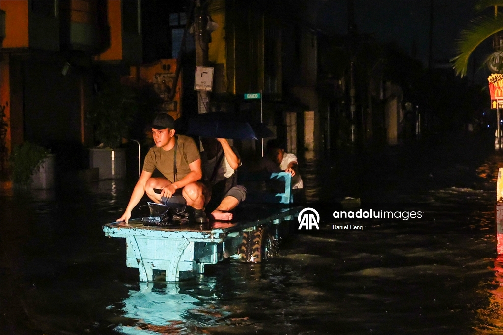 Süper Tayfun Fung-Wong Filipinler’i vurdu: 900 binden fazla kişi tahliye edildi