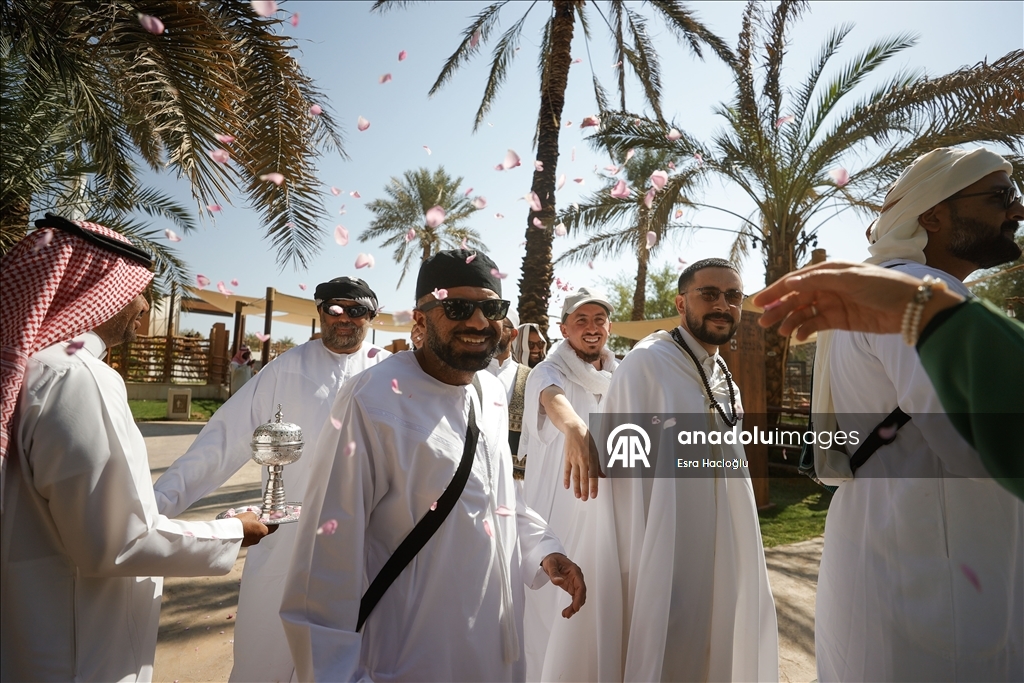 على خطى النبي.. مسلمون يختتمون رحلة من مكة إلى المدينة