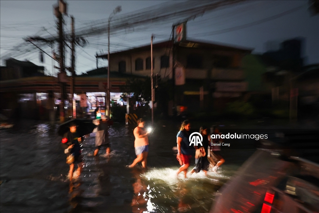 Süper Tayfun Fung-Wong Filipinler’i vurdu: 900 binden fazla kişi tahliye edildi