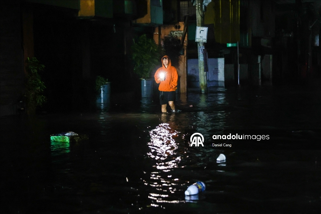 Süper Tayfun Fung-Wong Filipinler’i vurdu: 900 binden fazla kişi tahliye edildi