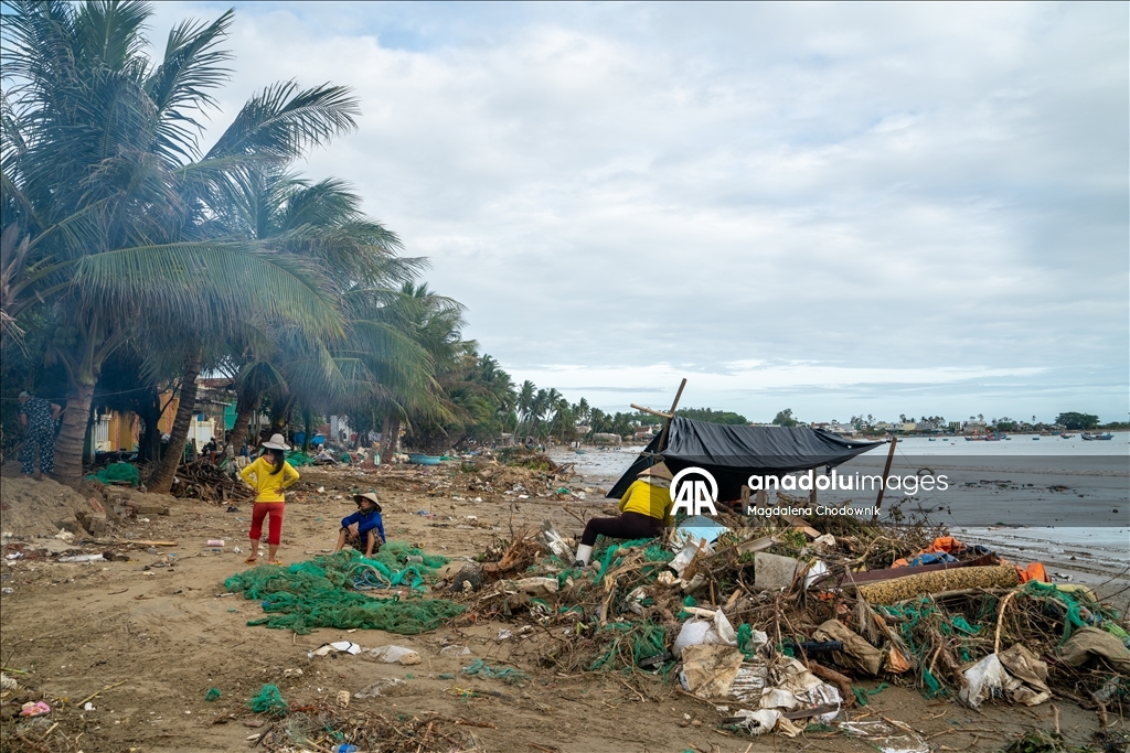 Vietnam’da Kalmaegi Tayfunu’nun yol açtığı ağır hasar görüntülendi