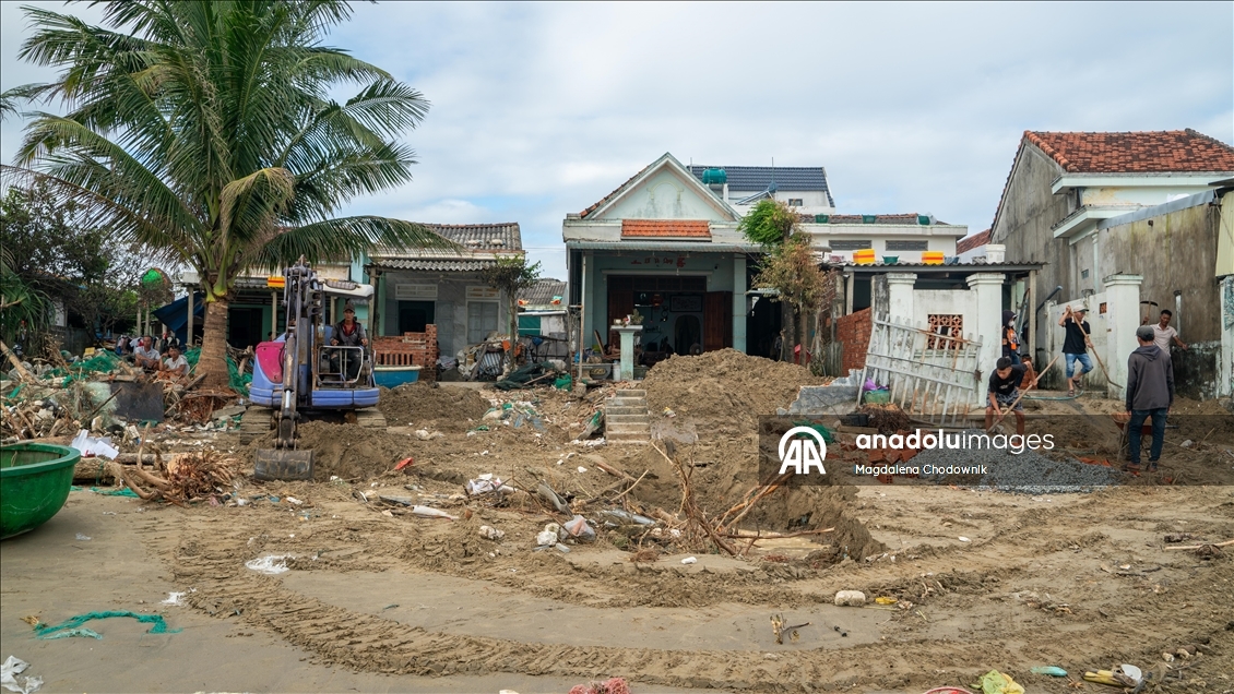 Vietnam’da Kalmaegi Tayfunu’nun yol açtığı ağır hasar görüntülendi