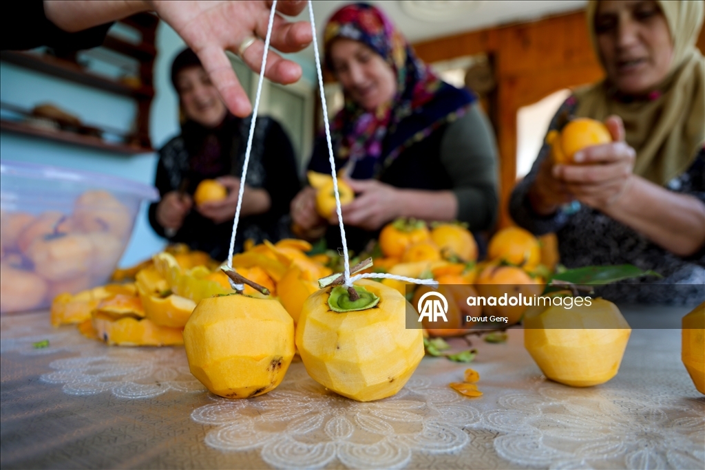 نساء كوجة علي يرفعن شهرة "برسيمون" في أسواق تركيا