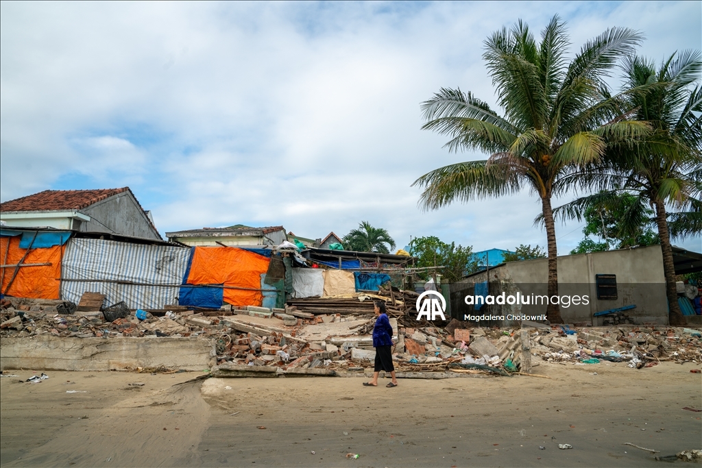 Vietnam’da Kalmaegi Tayfunu’nun yol açtığı ağır hasar görüntülendi