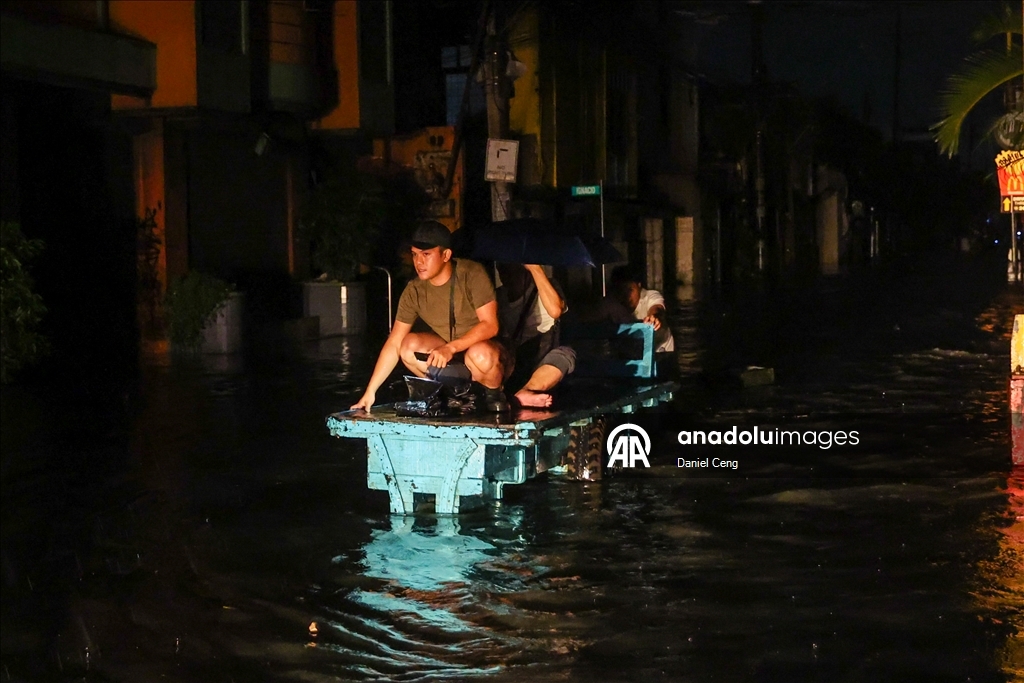 Süper Tayfun Fung-Wong Filipinler’i vurdu: 900 binden fazla kişi tahliye edildi