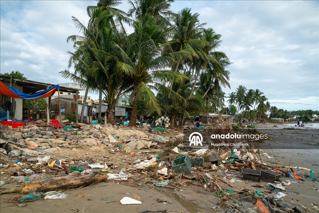 Vietnam’da Kalmaegi Tayfunu’nun yol açtığı ağır hasar görüntülendi