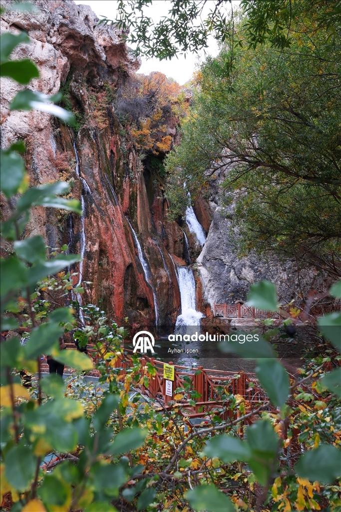 Sûlava Gunpinarê bi rengên payîzê xemilî