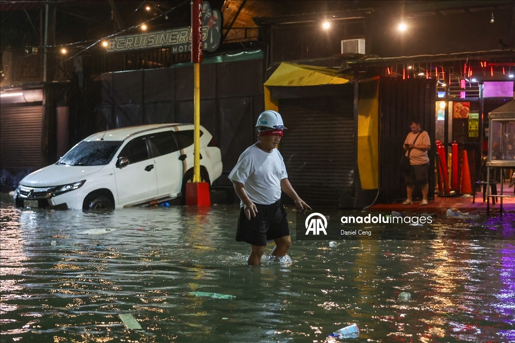 Süper Tayfun Fung-Wong Filipinler’i vurdu: 900 binden fazla kişi tahliye edildi
