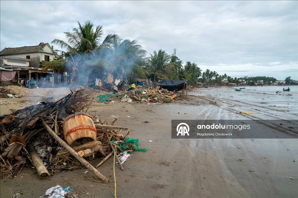 Vietnam’da Kalmaegi Tayfunu’nun yol açtığı ağır hasar görüntülendi
