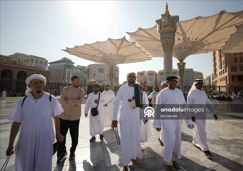 على خطى النبي.. مسلمون يختتمون رحلة من مكة إلى المدينة
