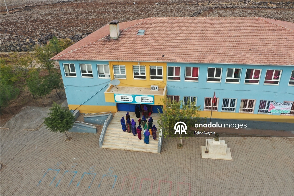 Li Şanliurfayê mamoste hem zarokan û hem jî dayikên wan perwerde dikin