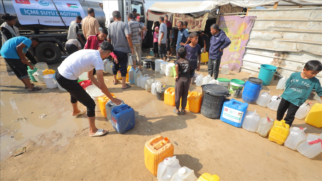 KIYAMDER'den su krizinin yaşandığı Gazze'ye su dağıtımı
