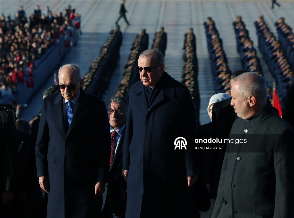 Ji bo Serokê Mezin Ataturk li Anitkabîrê merasima dewletê hat lidarxistin