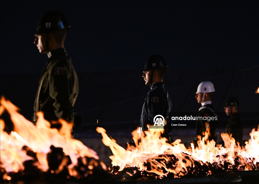 Anıtkabir'de ziyaretçi akını