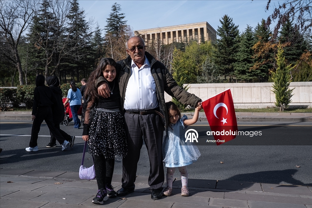 Büyük Önder Atatürk'ü anıyoruz