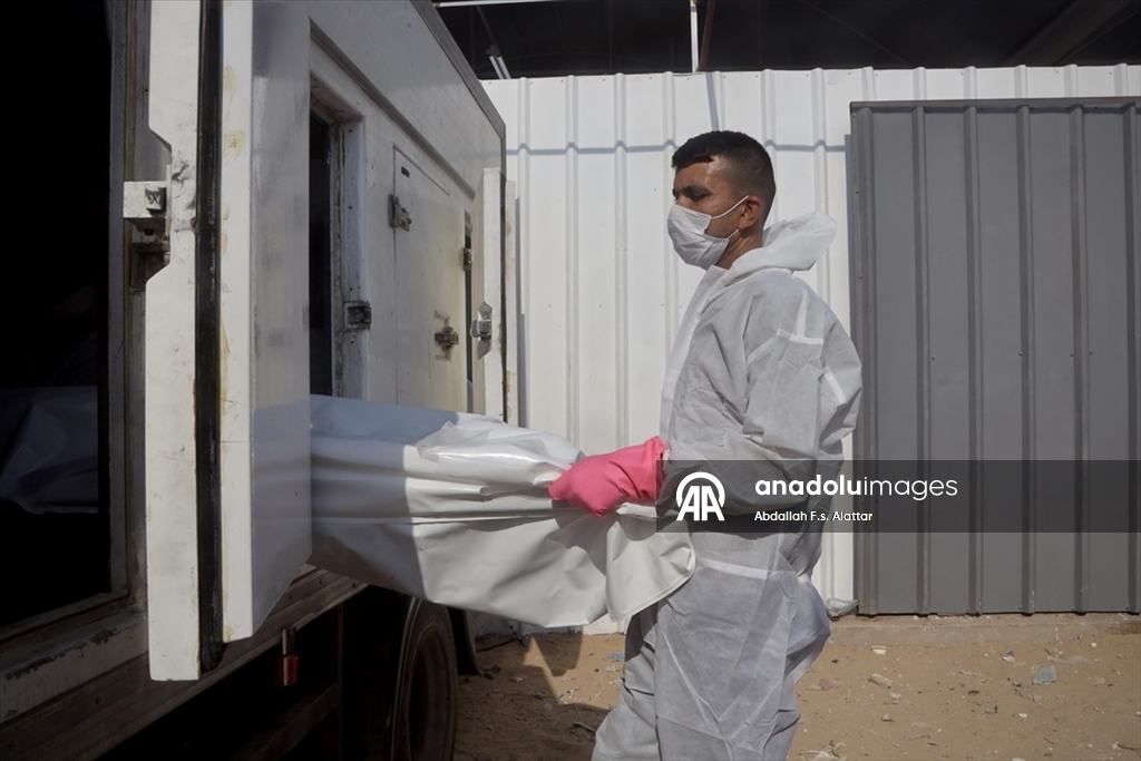 İsrail, Gazze'den alıkoyduğu 15 Filistinlinin daha cenazesini teslim etti