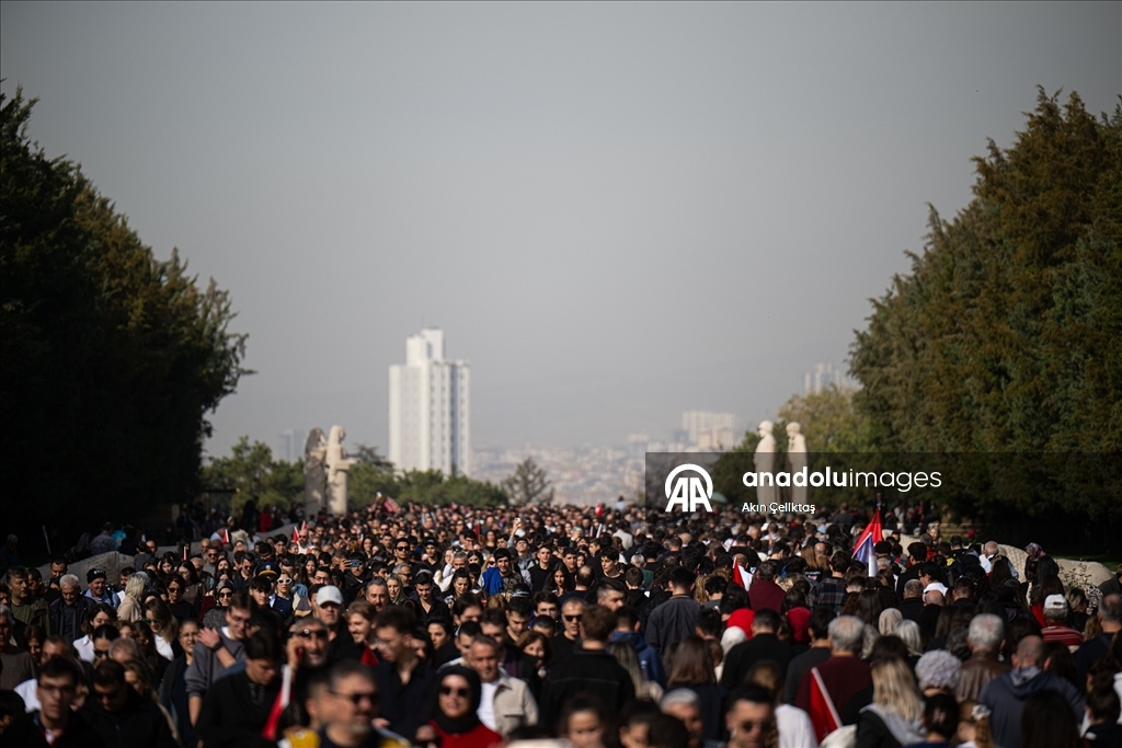 Büyük Önder Atatürk'ü anıyoruz