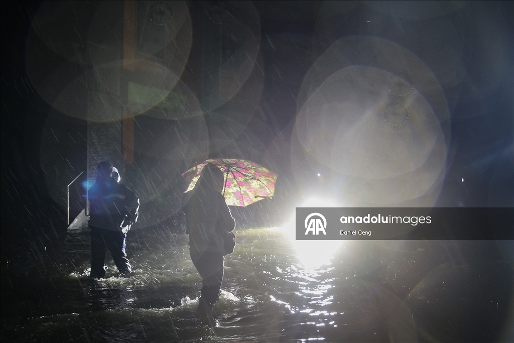 People struggle to recover from aftermath after Typhoon Fung-wong hit Philippines