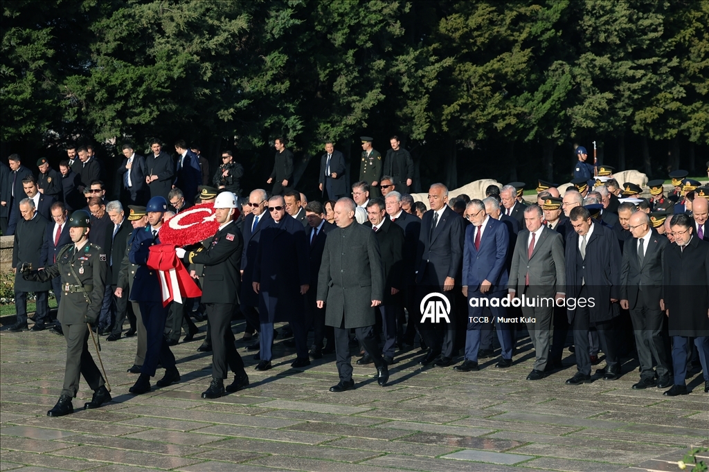 Ji bo Serokê Mezin Ataturk li Anitkabîrê merasima dewletê hat lidarxistin