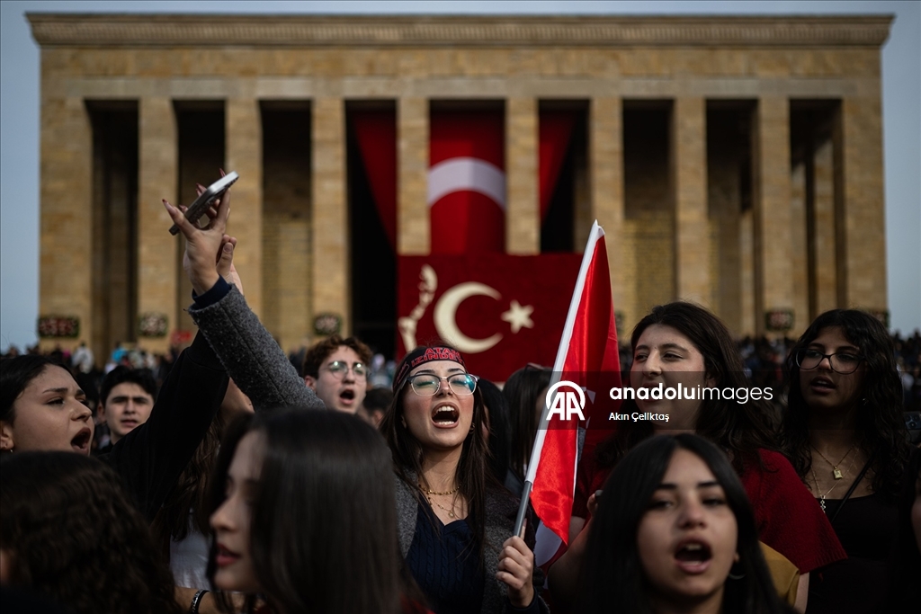 Büyük Önder Atatürk'ü anıyoruz