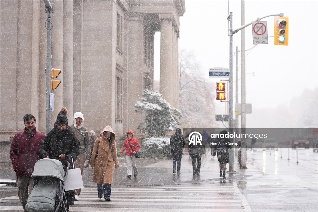 В Торонто выпал первый снег сезона
