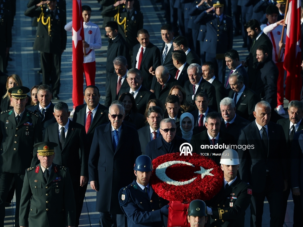 Ji bo Serokê Mezin Ataturk li Anitkabîrê merasima dewletê hat lidarxistin