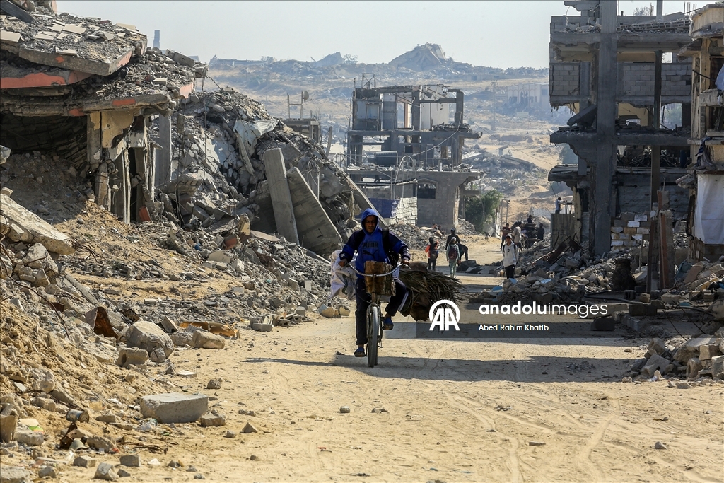 Han Yunus kentindeki Filistinliler enkaz arasında günlük yaşamlarını sürdürüyor