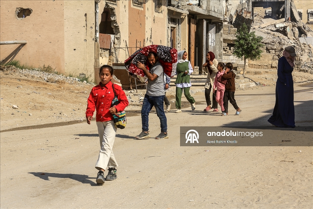Han Yunus kentindeki Filistinliler enkaz arasında günlük yaşamlarını sürdürüyor